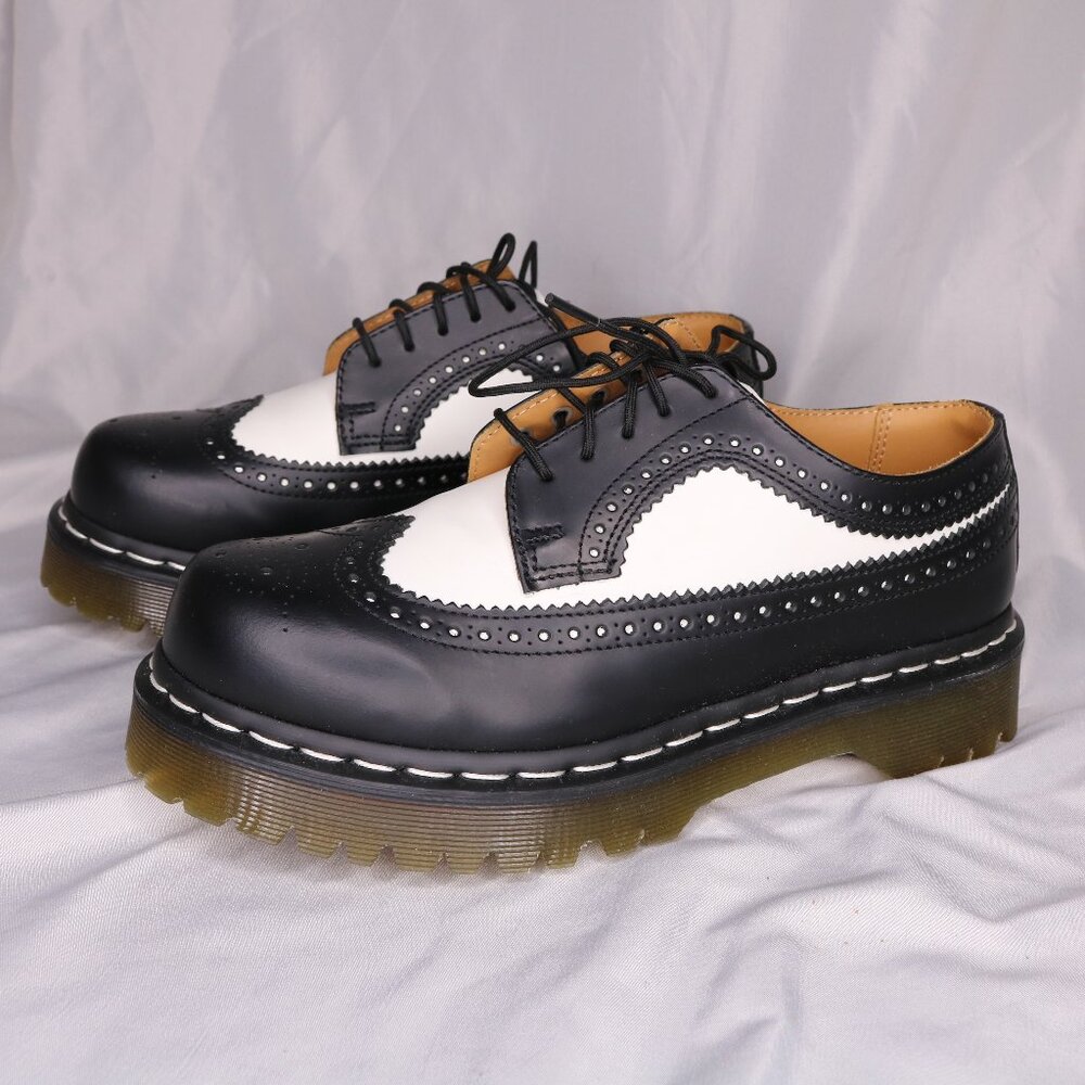 Dr. Martens Black & White Wingtip Brogue Oxford Shoes Size 7 NWOB